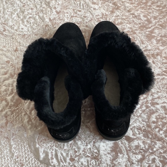 UGG Women’s Black Boots size 10 - Picture 11 of 13